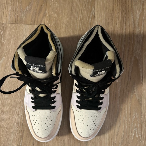 🐰🐰Nike Jordan 1 High Zoom Air🐰🐰 - Picture 3 of 5